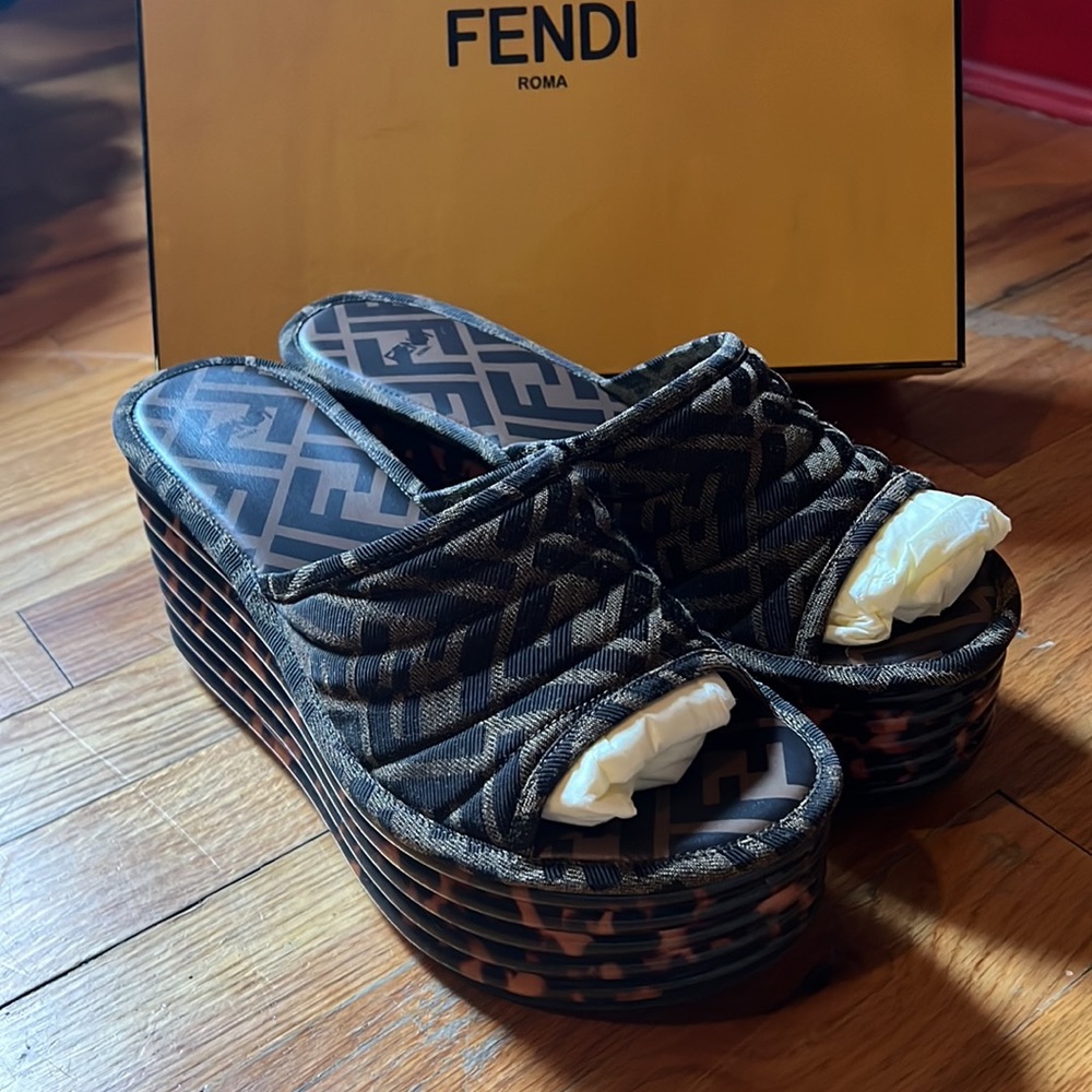 Fendi Platform Sandals - Picture 2 of 7